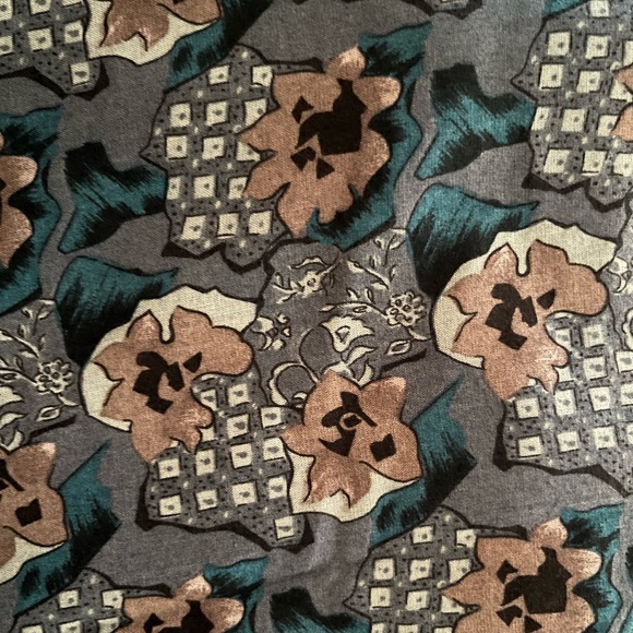 Rayon Challis Shawl/Scarf - Picture 4 of 5